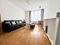 Szentendre Lakás (csúsztatott zsalu)