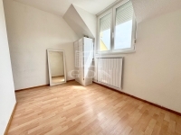 Szentendre Lakás (csúsztatott zsalu)