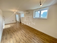 Vác Lakás (téglaépítésű)