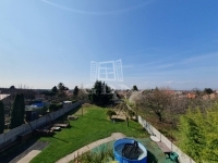 Csömör Üzlethelyiség