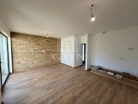 Vác Lakás (téglaépítésű)