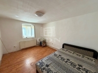 Váchartyán Családi ház