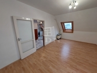 Keszthely Lakás (csúsztatott zsalu)